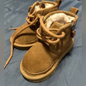 COPY - Toddler Boy Ugg Boots Size 7